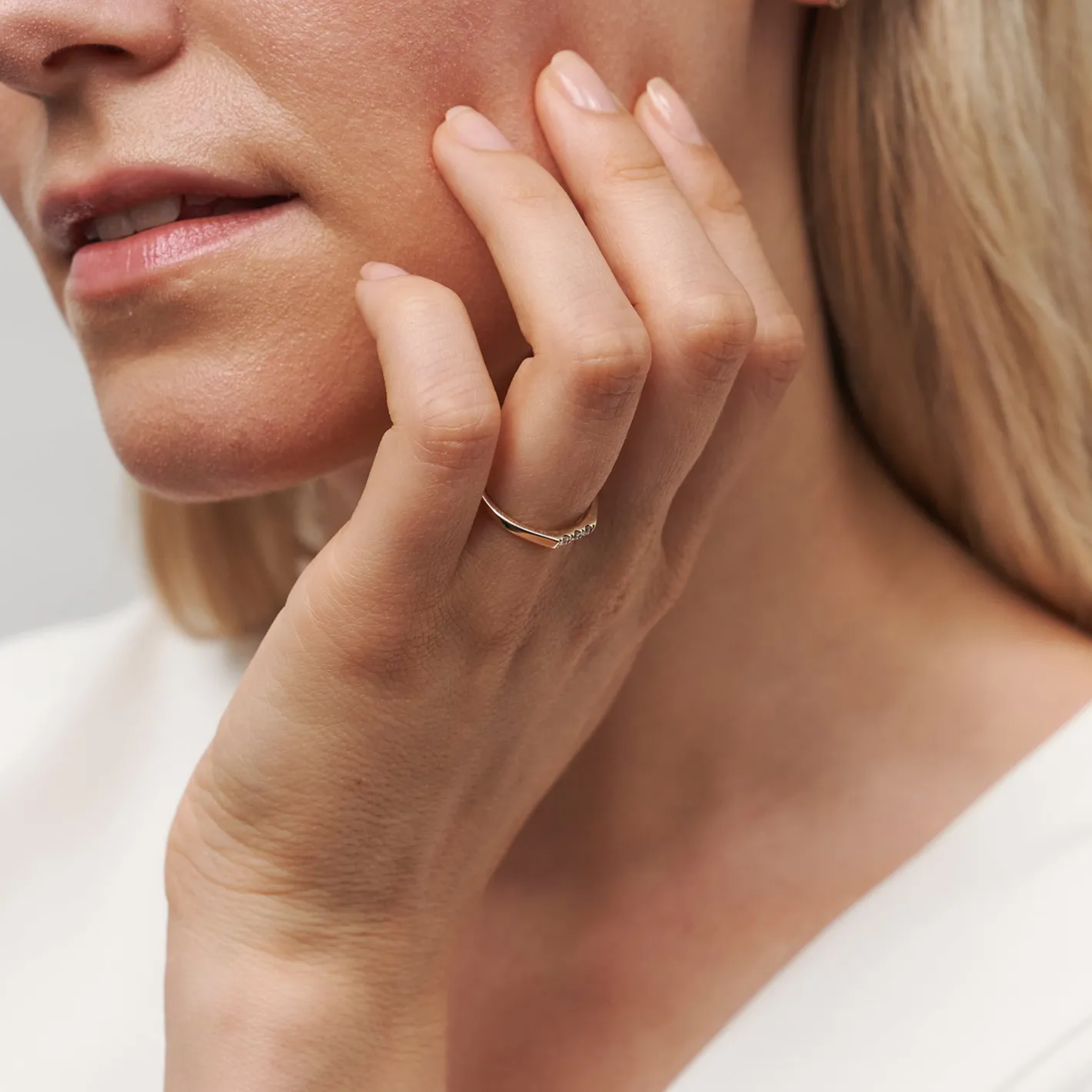 New STILNEST Diamant Pavé Bar Ring | 585 Gold