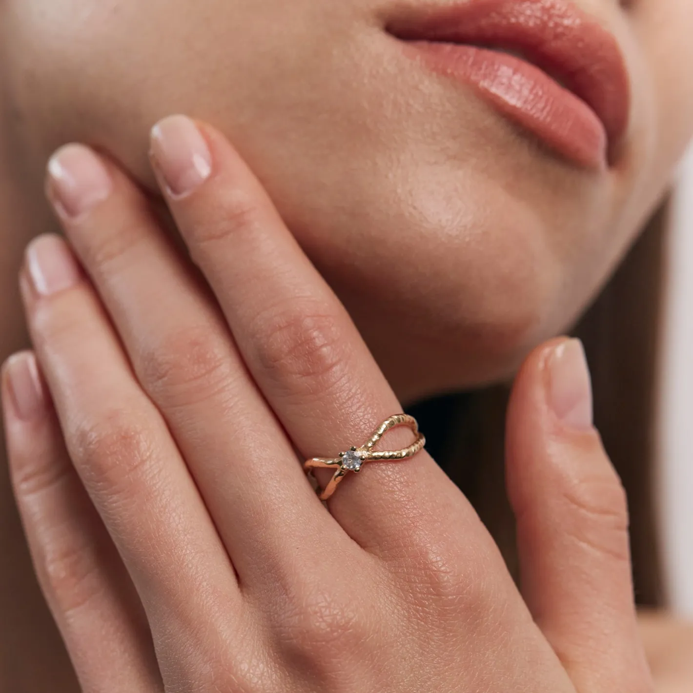 Shop STILNEST Diamant Textured Engagement Ring | 585 Gold