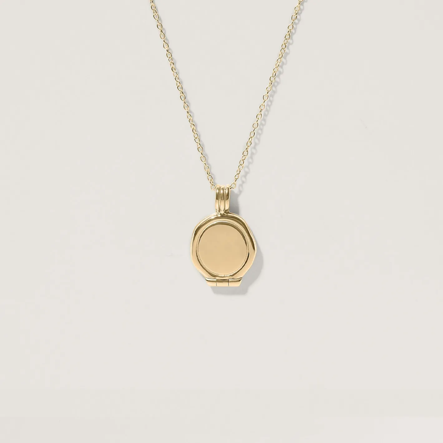 Cheap STILNEST Engravable Seal Medaillon Kette | 585 Gold