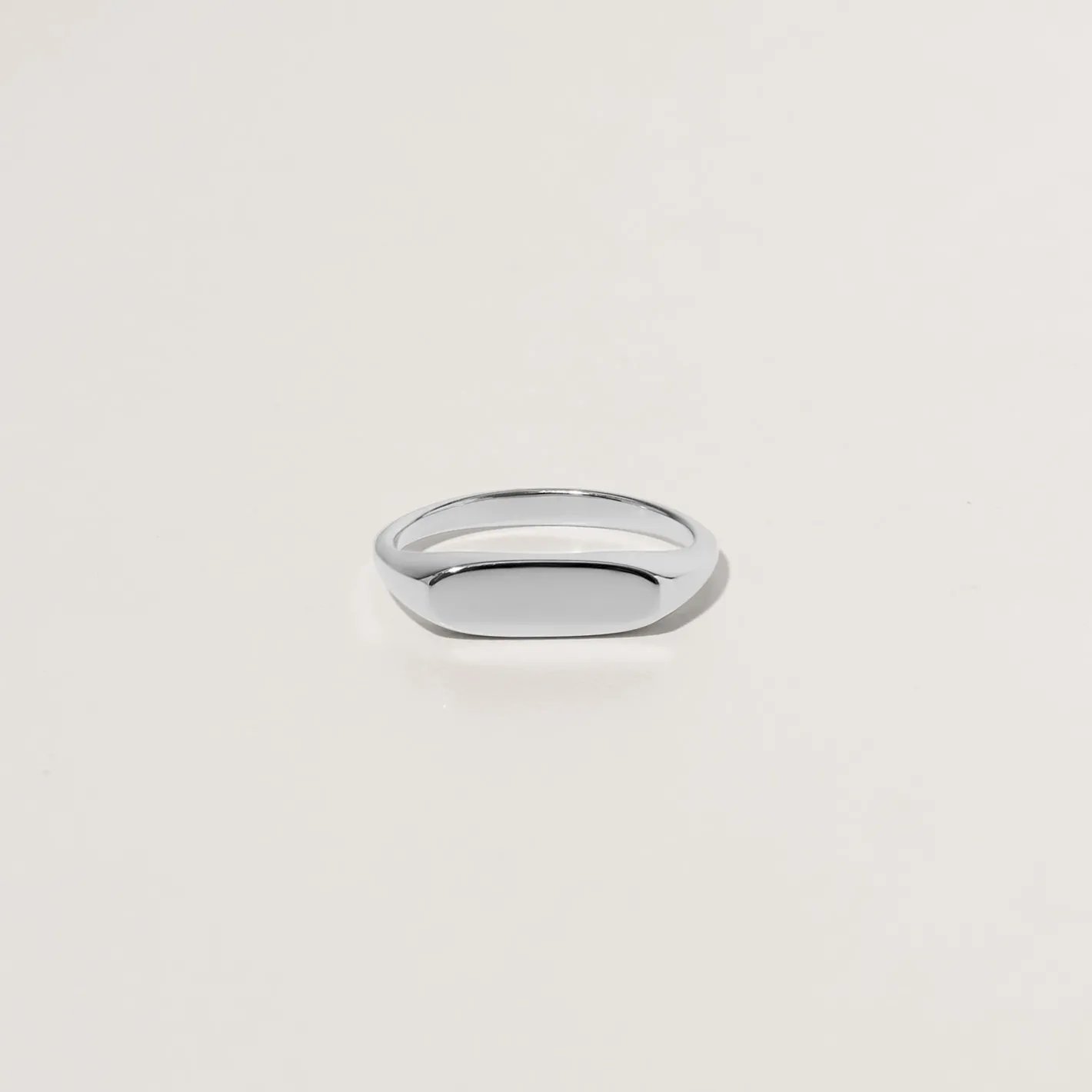 New STILNEST Flat-Top Ring