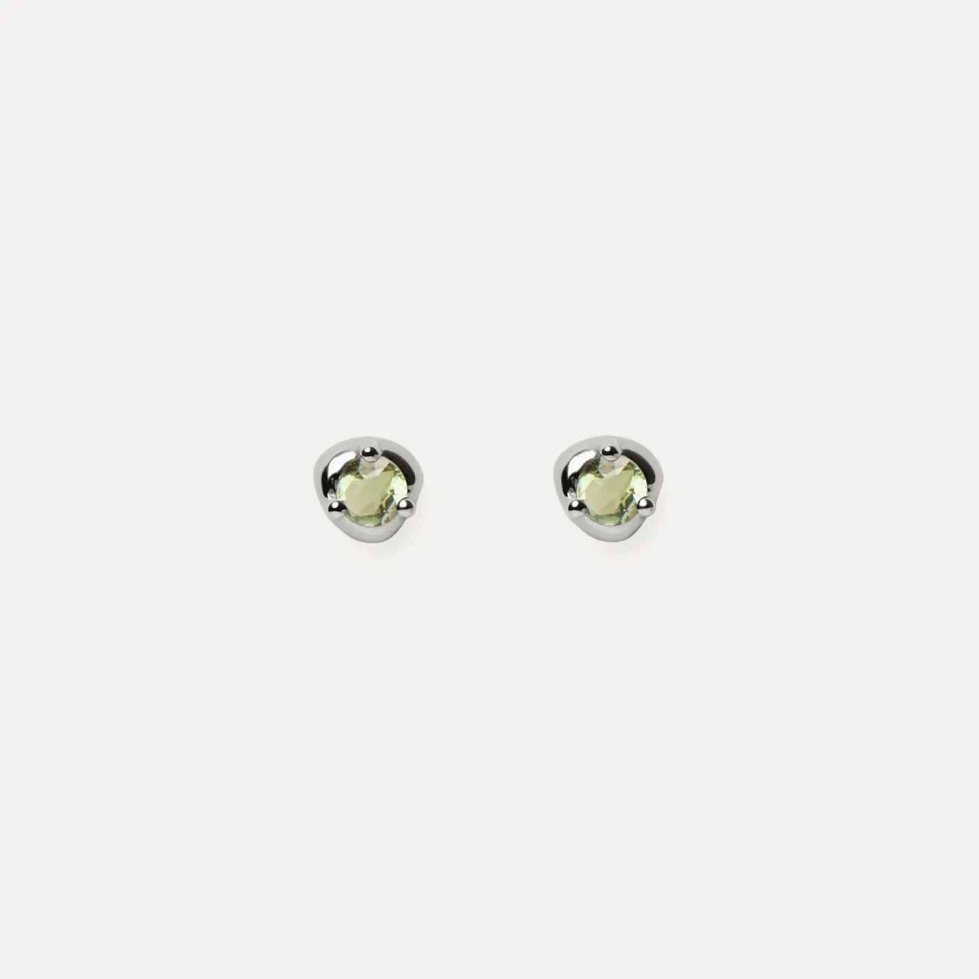 Flash Sale STILNEST Grüner Turmalin Stone Fluid Ohrstecker