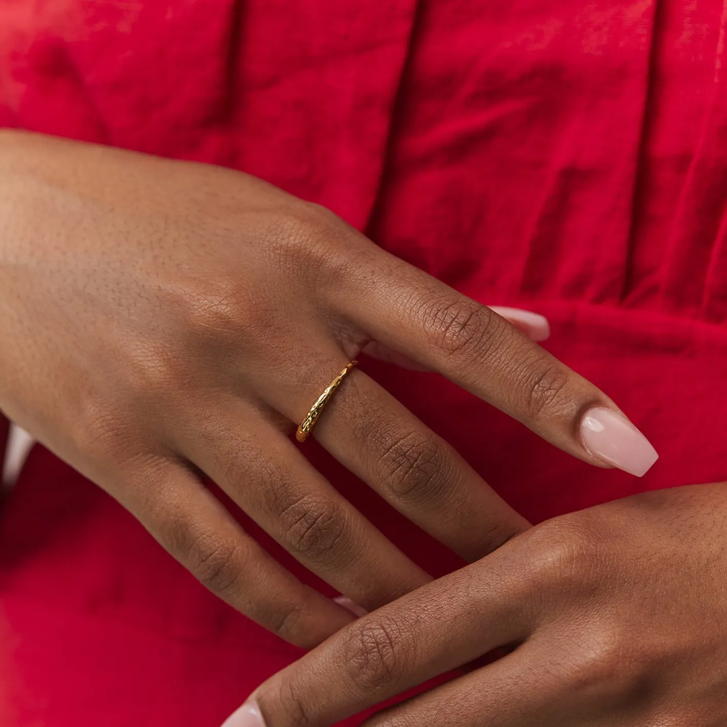 Hot STILNEST Hammered Thin Bombé Ring | 585 Gold