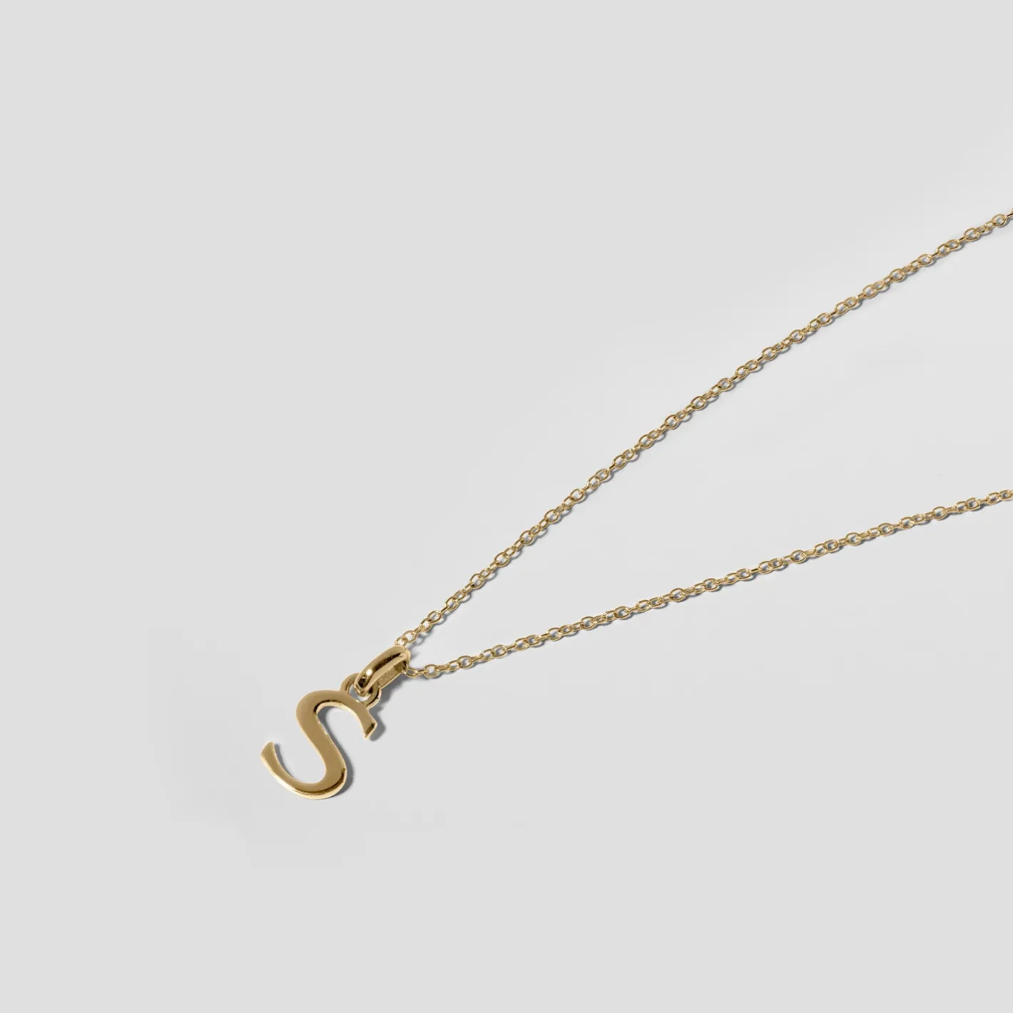 Store STILNEST Initial mit Ankerkette | 585 Gold