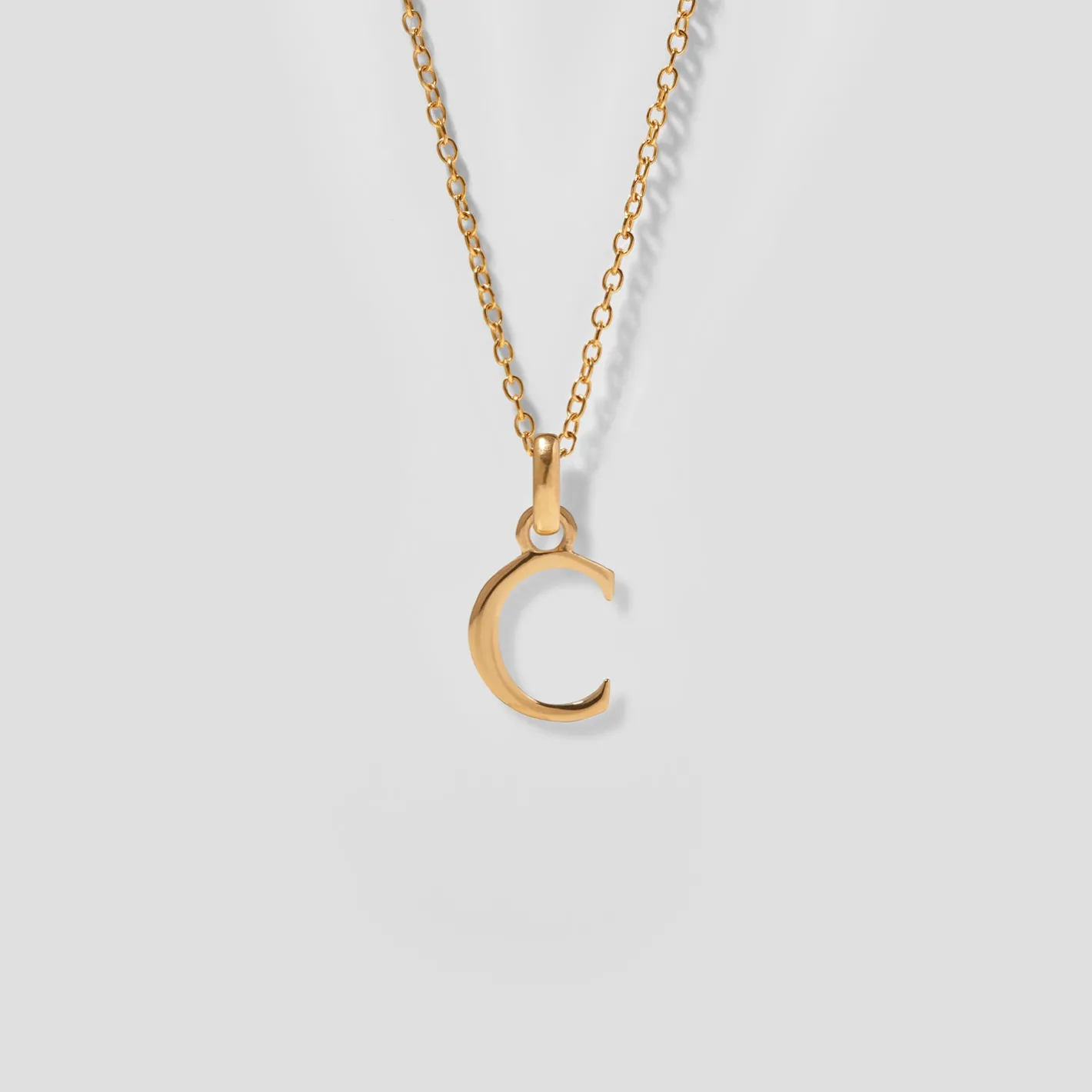 Shop STILNEST Initial mit Ankerkette 24k Gold Vermeil