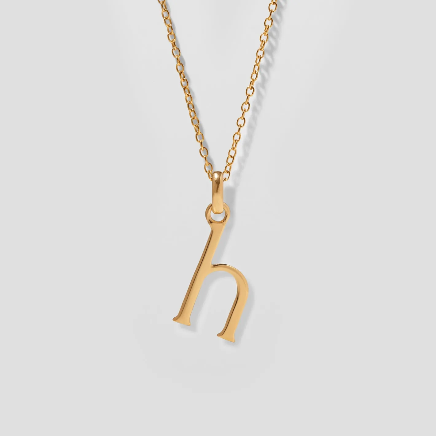Shop STILNEST Initial mit Ankerkette 24k Gold Vermeil