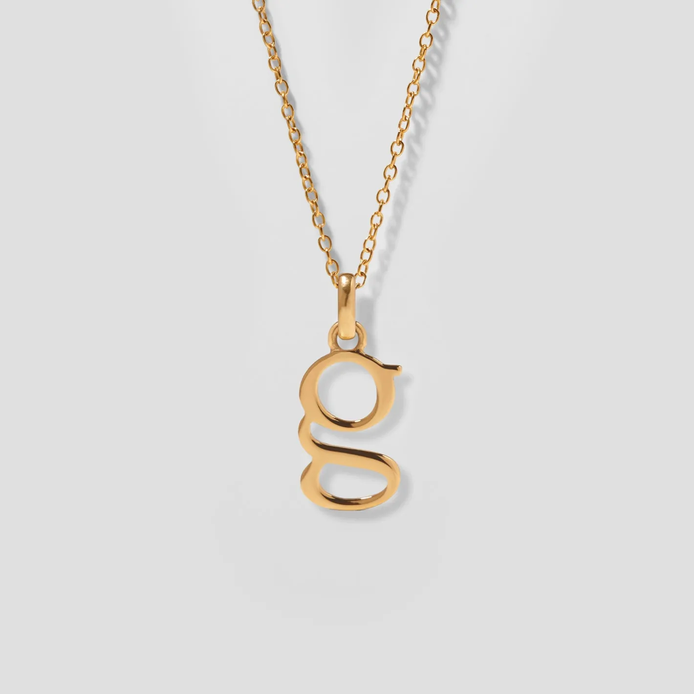 Shop STILNEST Initial mit Ankerkette 24k Gold Vermeil