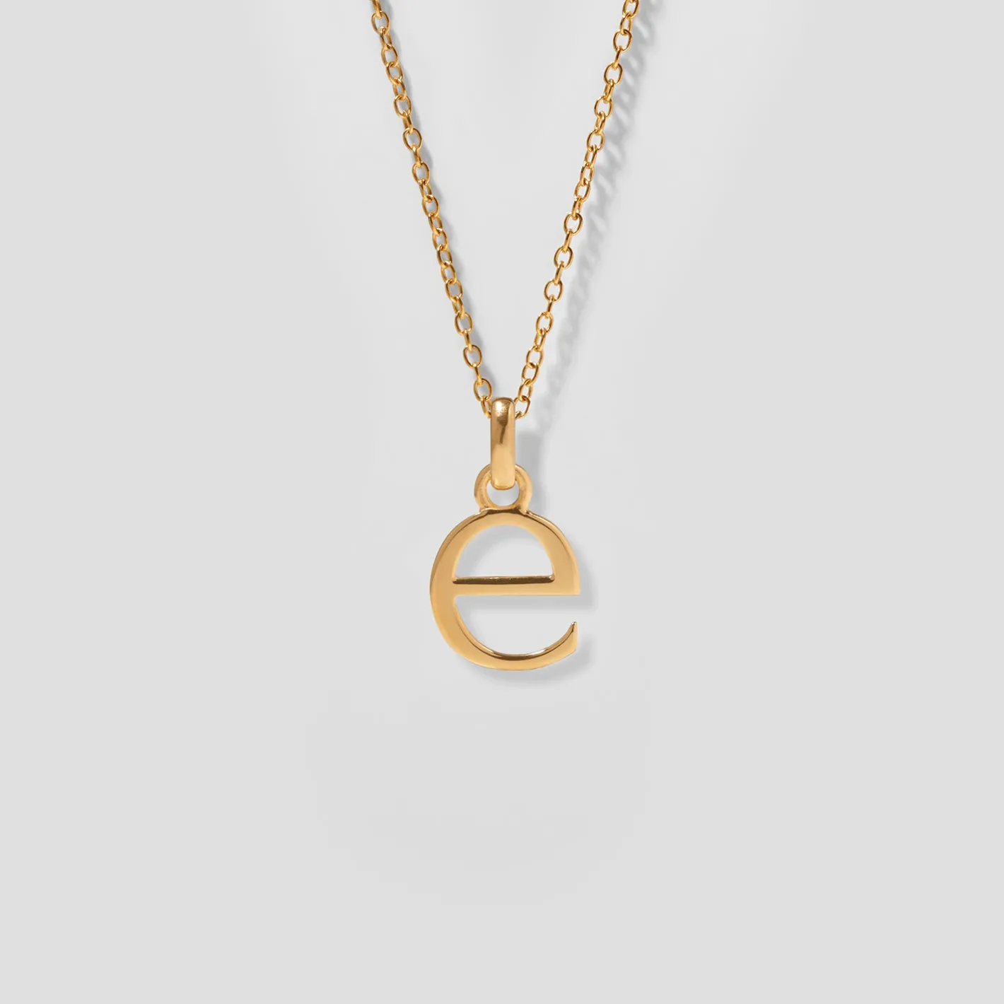 Shop STILNEST Initial mit Ankerkette 24k Gold Vermeil