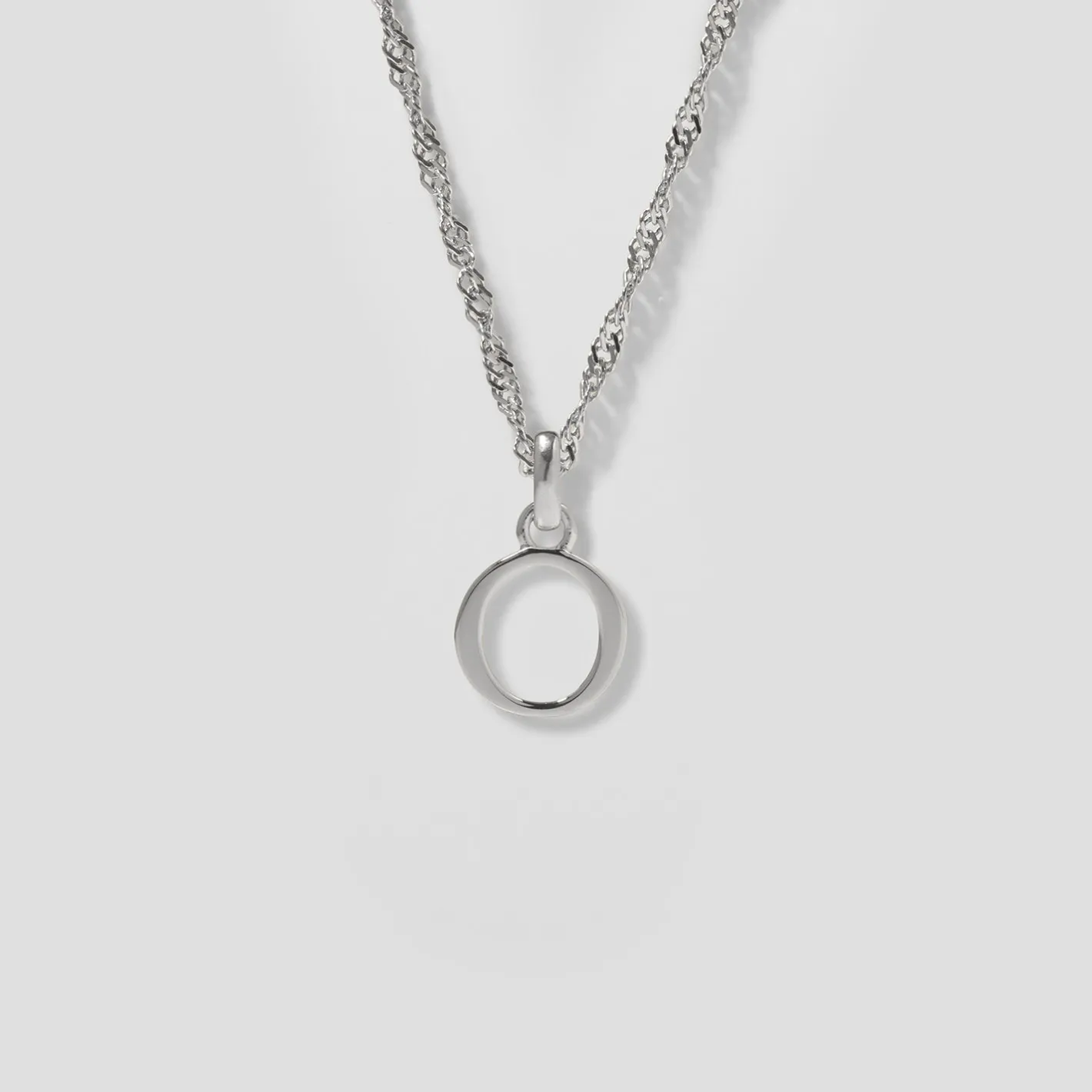 Store STILNEST Initial mit Singapore Kette