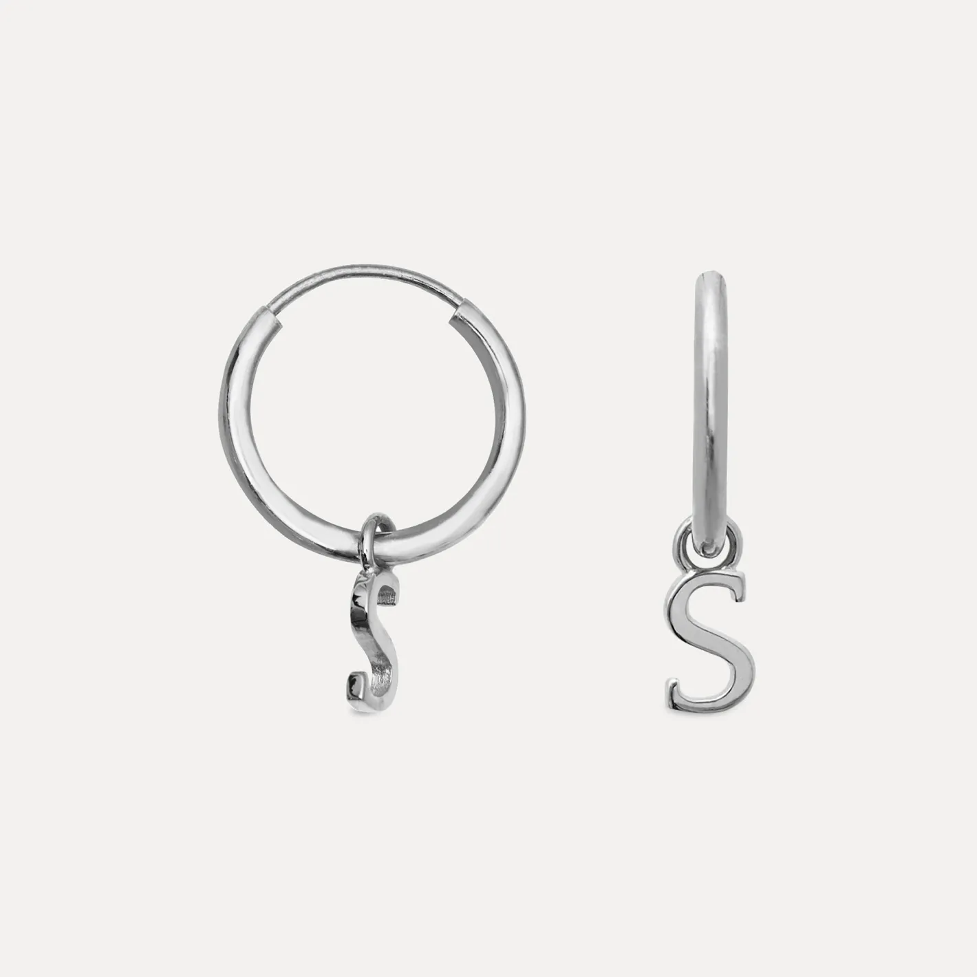 Hot STILNEST Mini Initial Creolen Ohrringe Klein