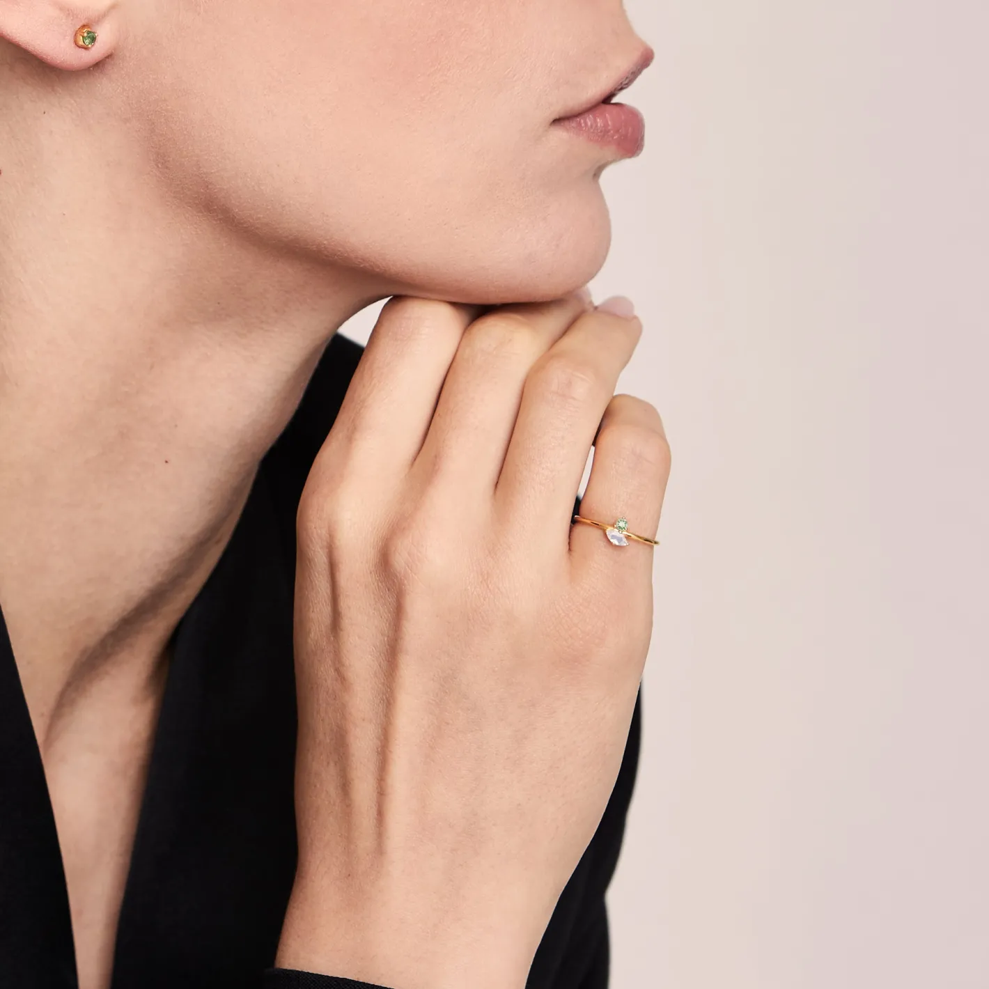 Best STILNEST Mondstein & Grüner Saphir Joy Solitär Ring | 585 Gold