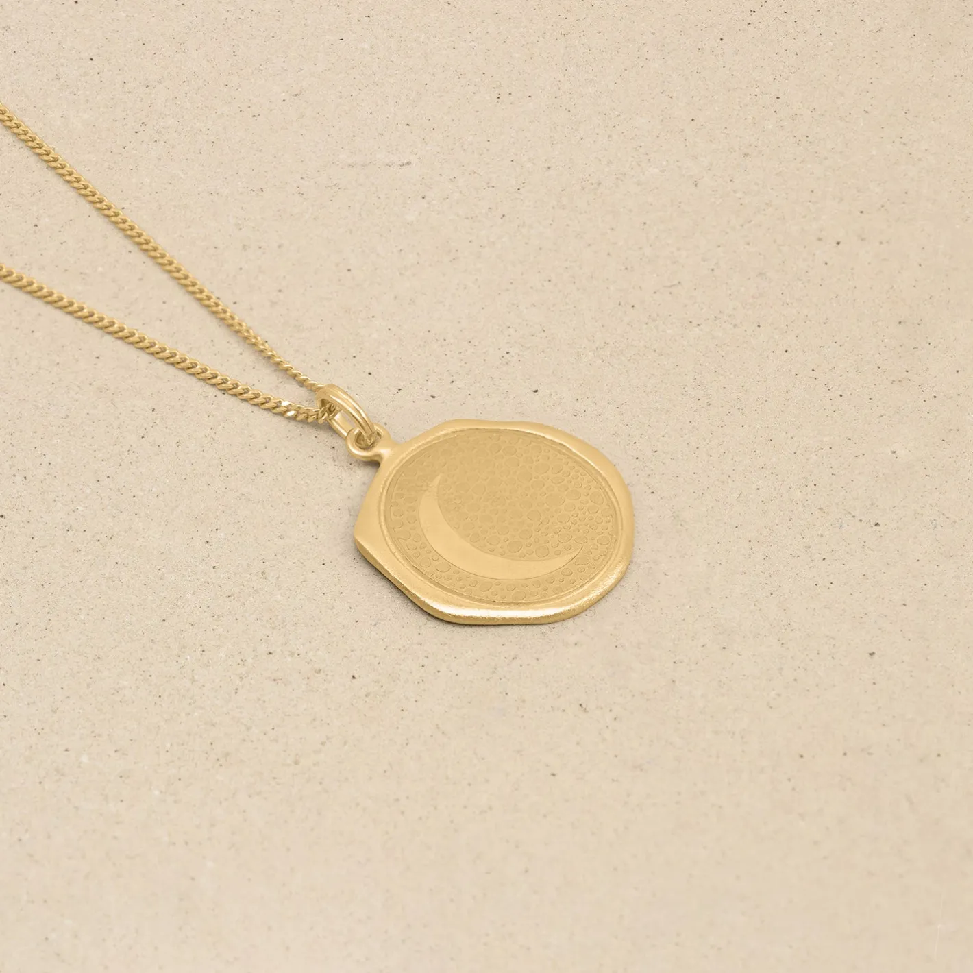 Store STILNEST Moon Large Seal Kette