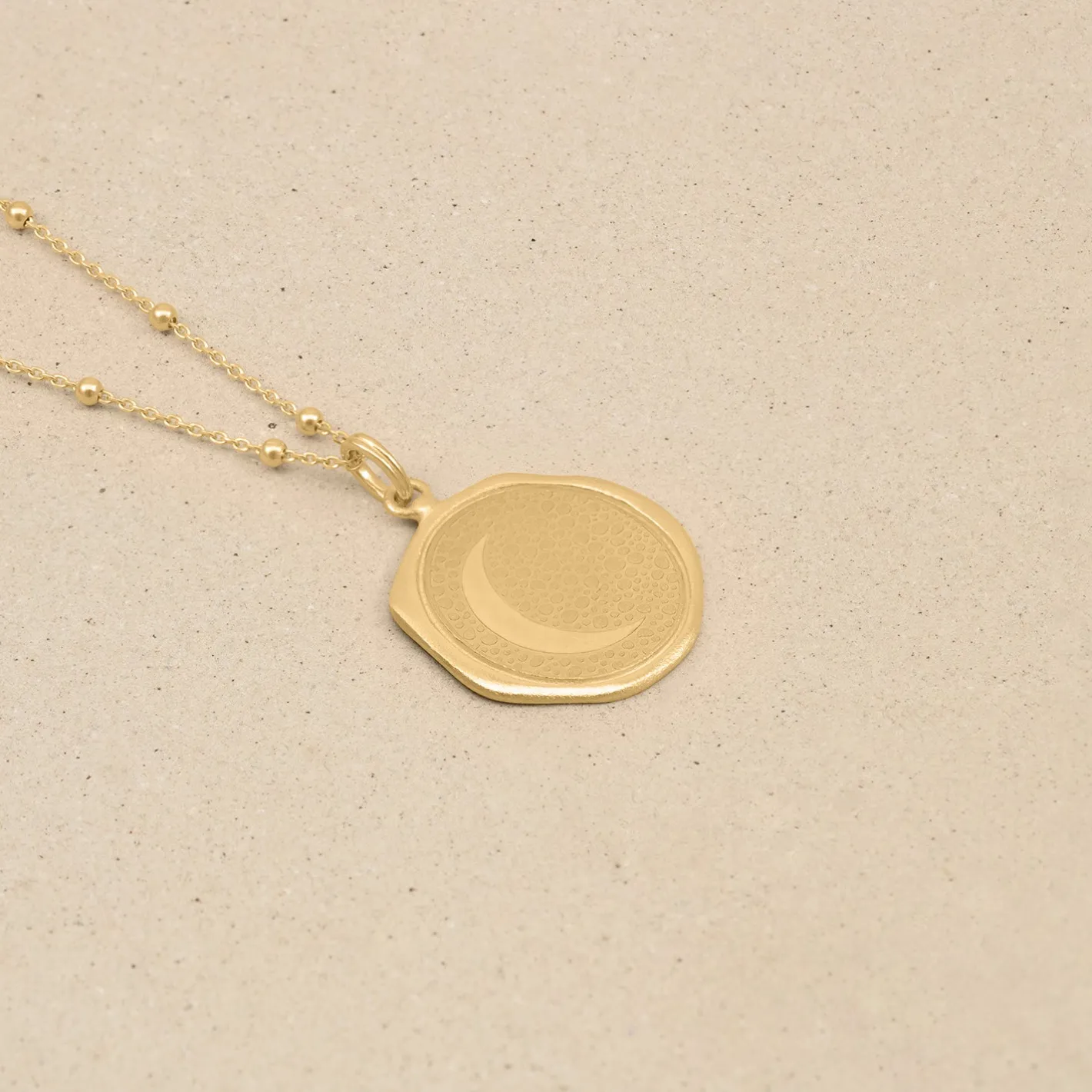 Store STILNEST Moon Large Seal Kette