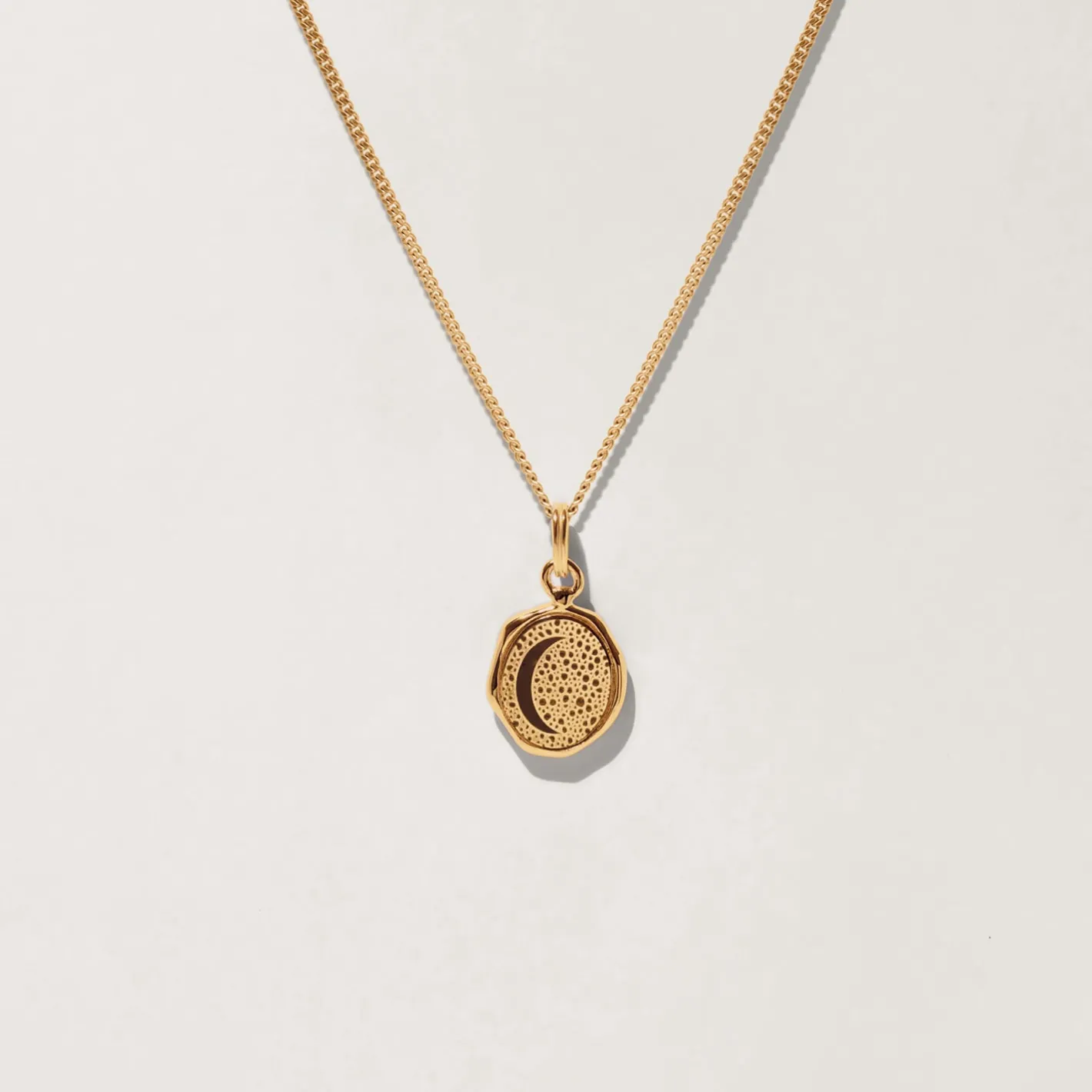New STILNEST Moon Seal Kette