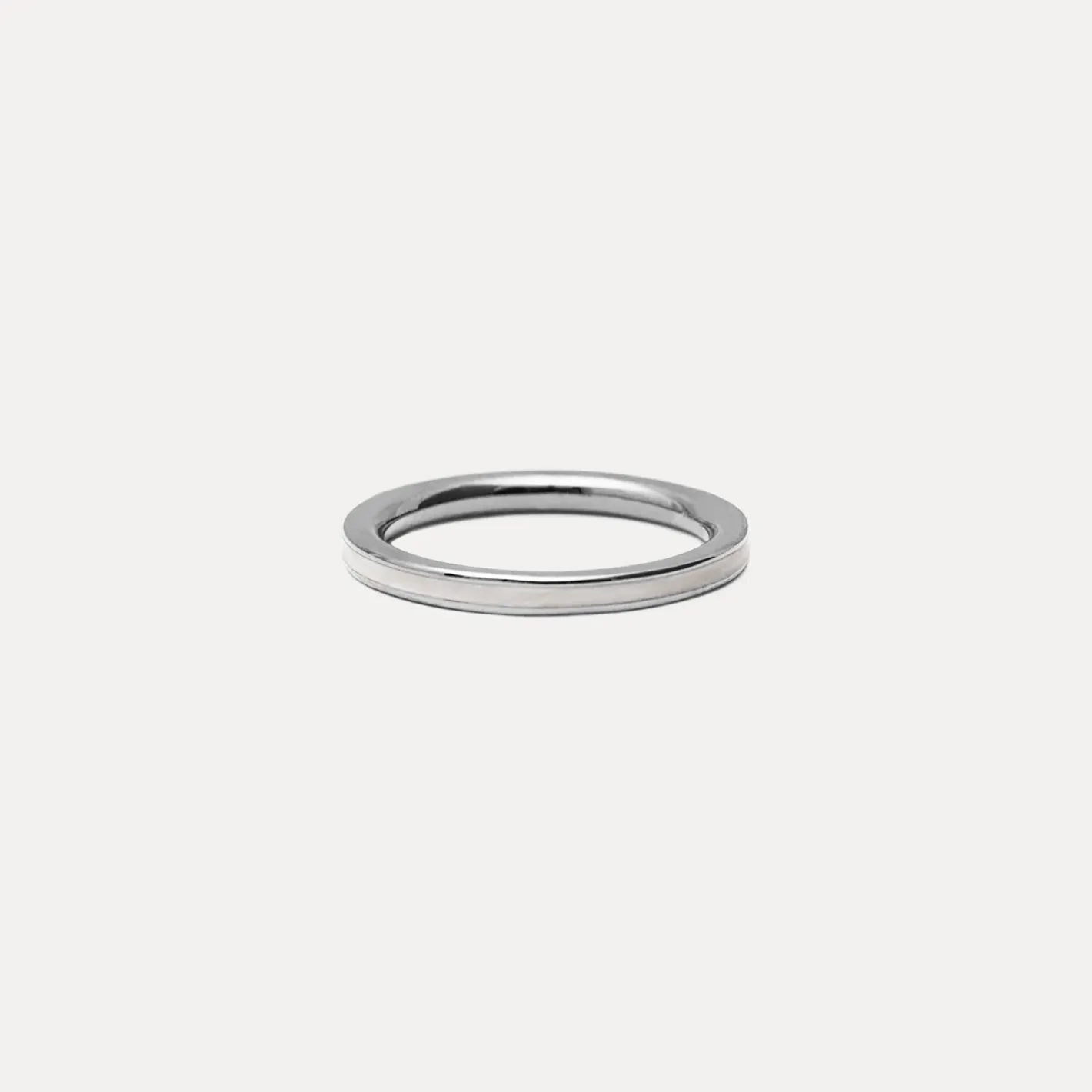 Shop STILNEST Perlenweiß Enamel Thin Ring