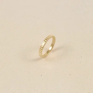 Shop STILNEST Ridged Ring | 585 Gold