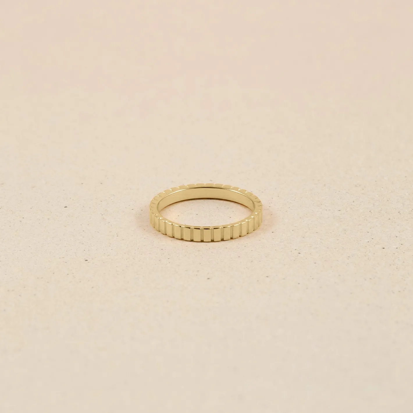 Shop STILNEST Ridged Ring | 585 Gold