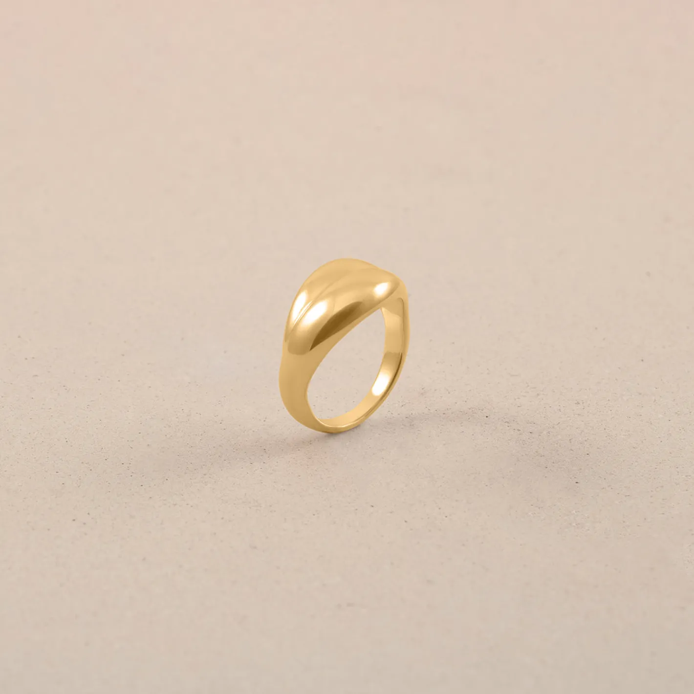 Shop STILNEST The Hug Ring