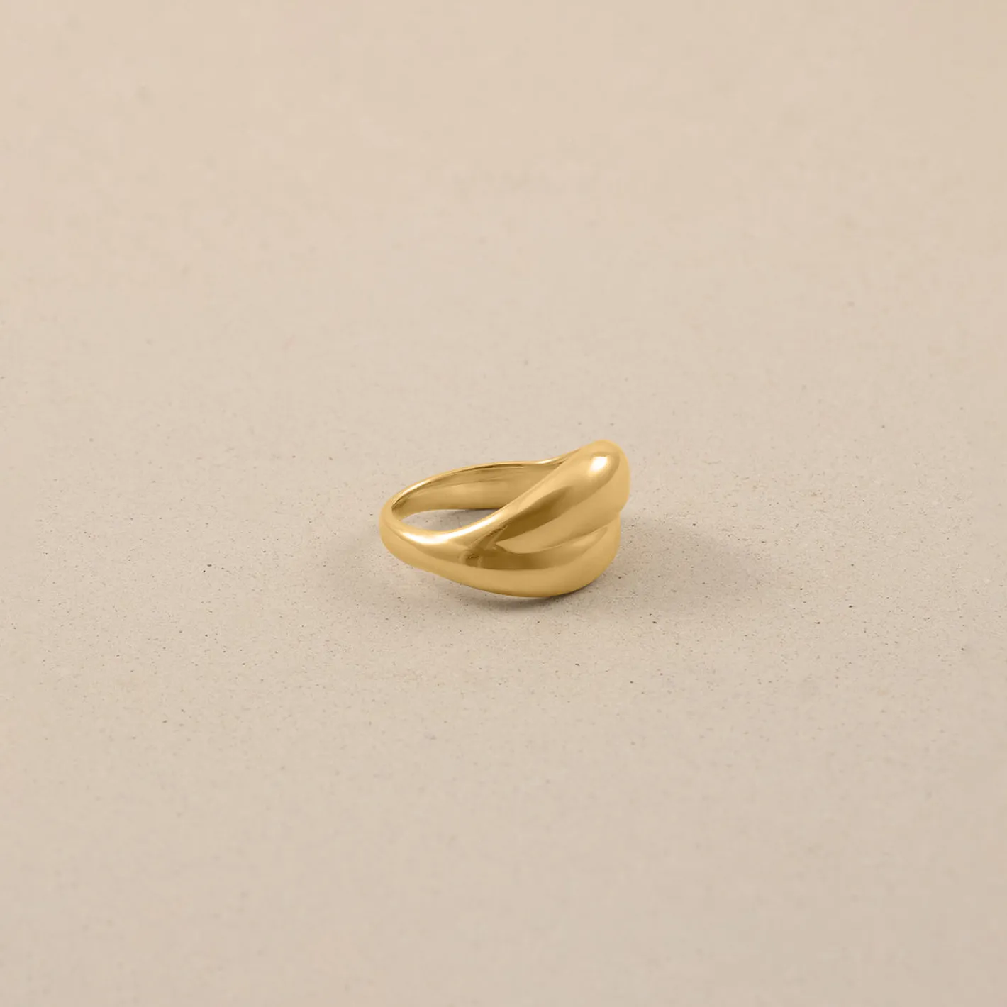 Shop STILNEST The Hug Ring