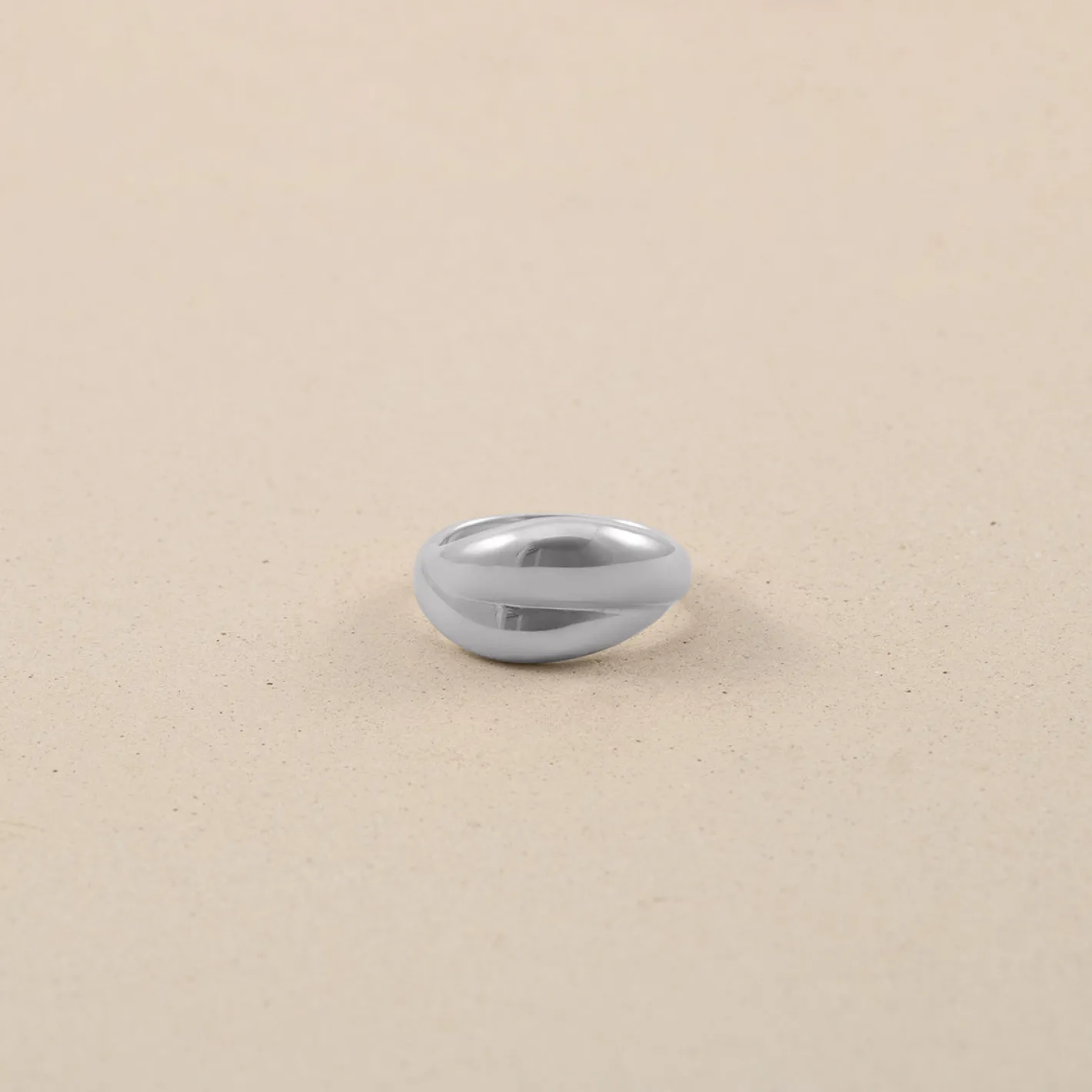 Shop STILNEST The Hug Ring
