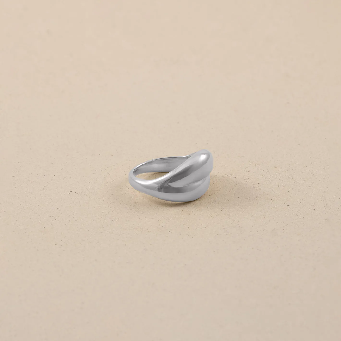 Shop STILNEST The Hug Ring