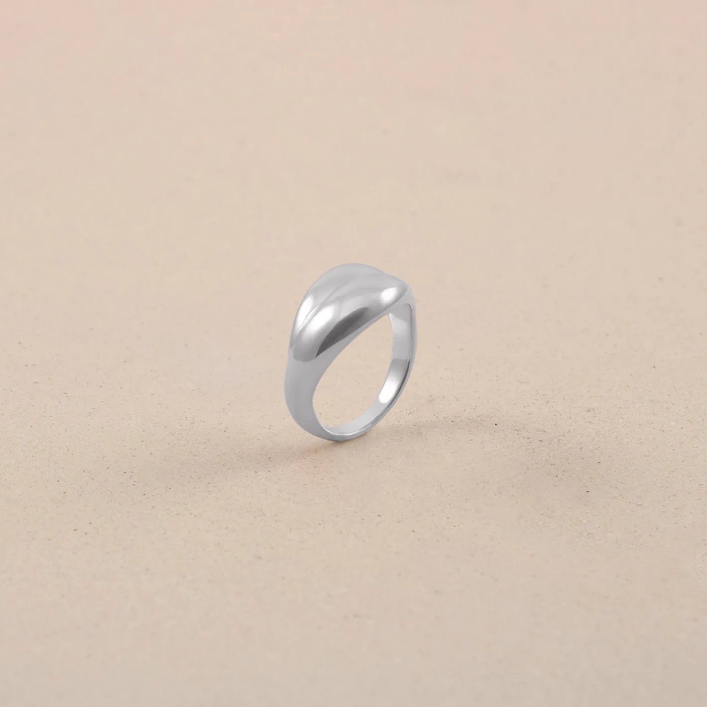 Shop STILNEST The Hug Ring