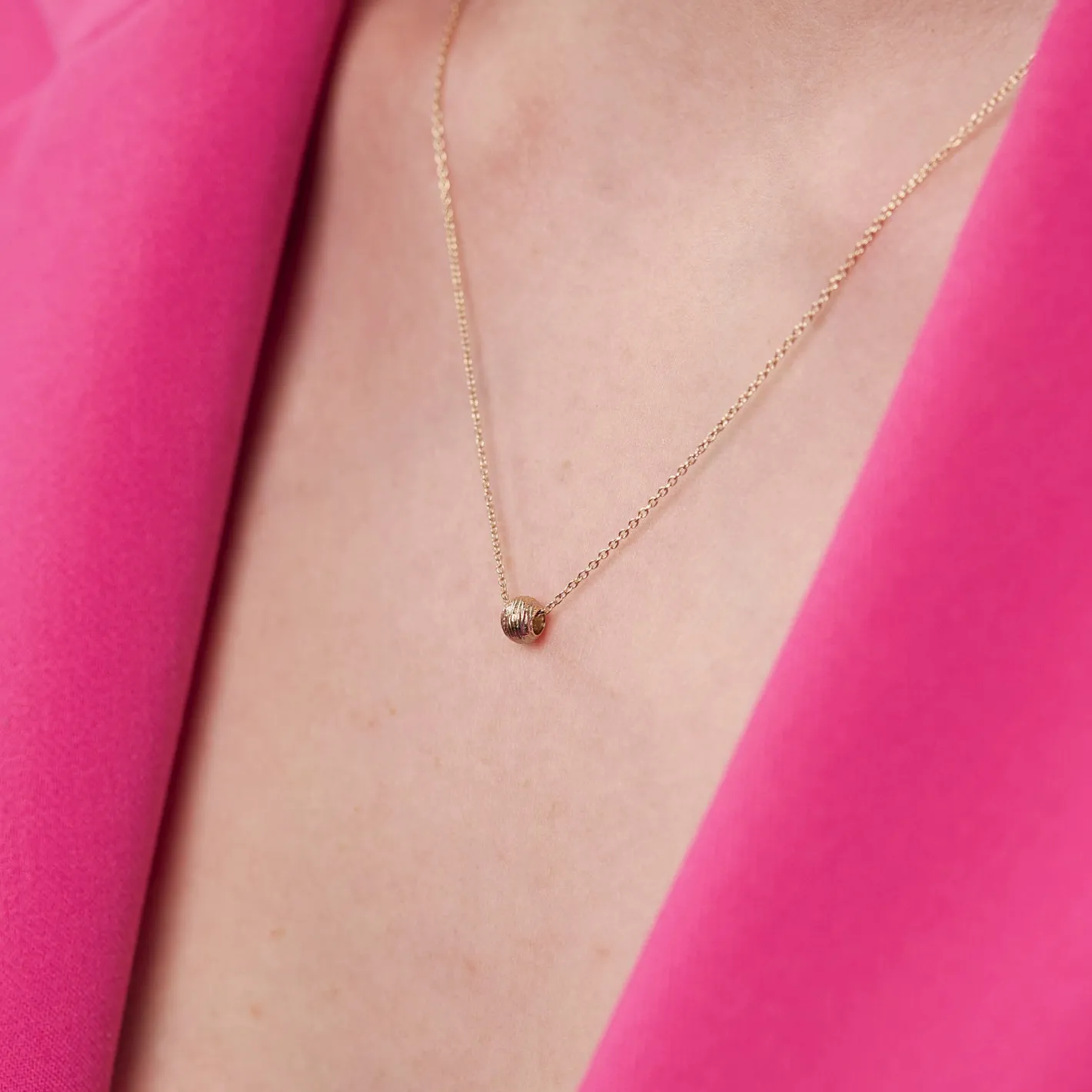 Online STILNEST Tousle Sphere mit Ankerkette | 585 Gold
