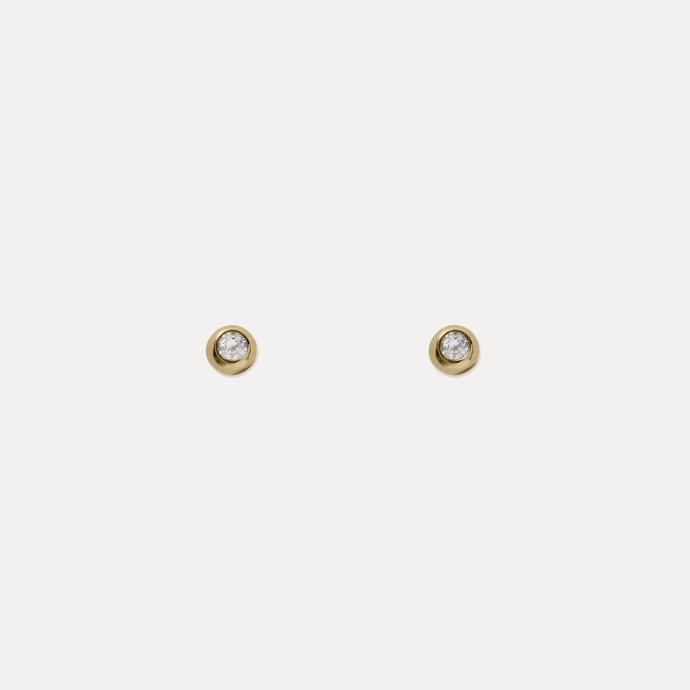 Clearance STILNEST Weißer Saphir Brilliant Dot Ohrstecker Ohrringe | 585 Gold
