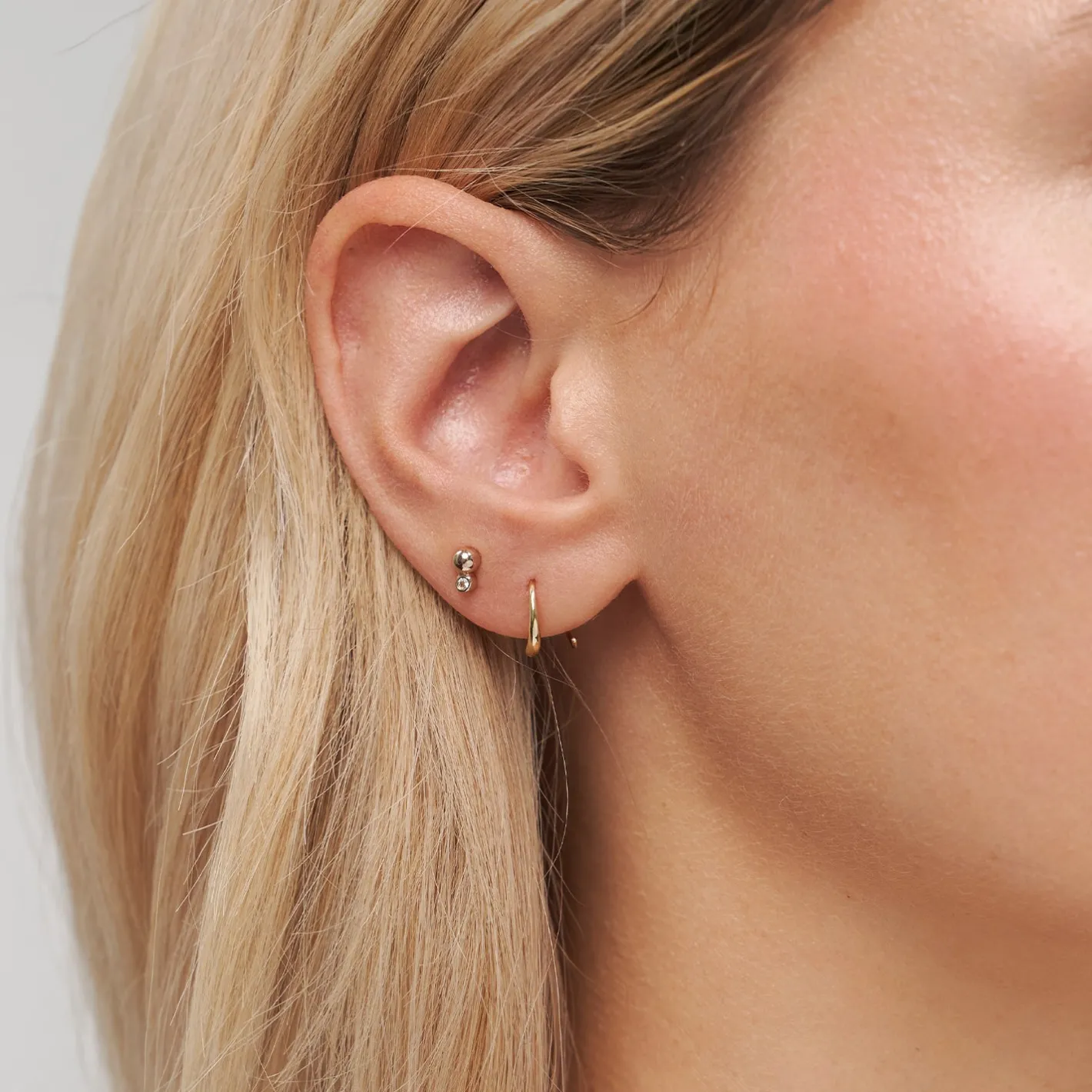 Shop STILNEST Weißer Saphir Two Dots Ohrstecker Ohrringe - Single | 585 Gold