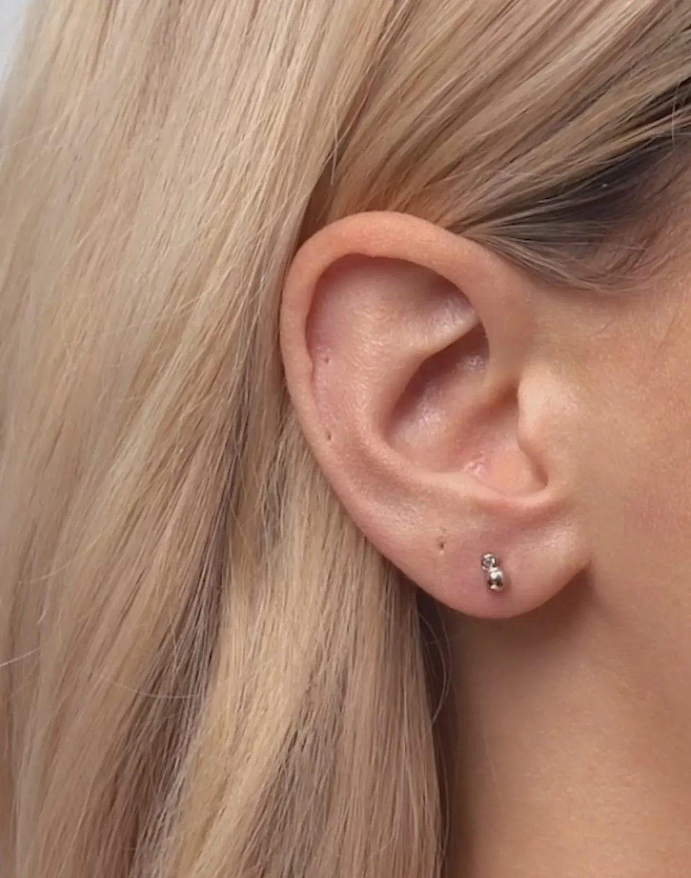 Shop STILNEST Weißer Saphir Two Dots Ohrstecker Ohrringe - Single | 585 Gold